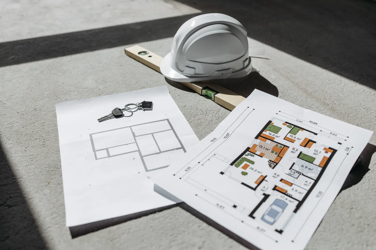 Plano de ejecución de una vivienda unifamiliar consultado en la obra durante la fase de construcción