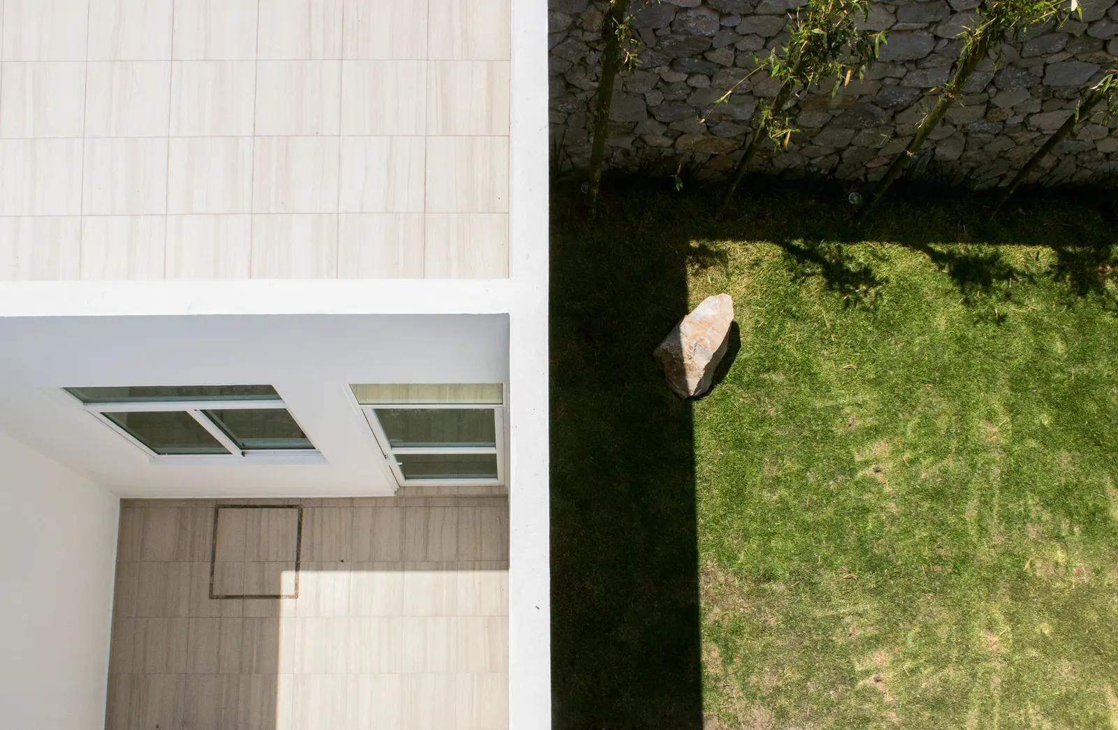 Vivienda unifamiliar terminada comparada con el coste de construir una casa a medida en Valencia